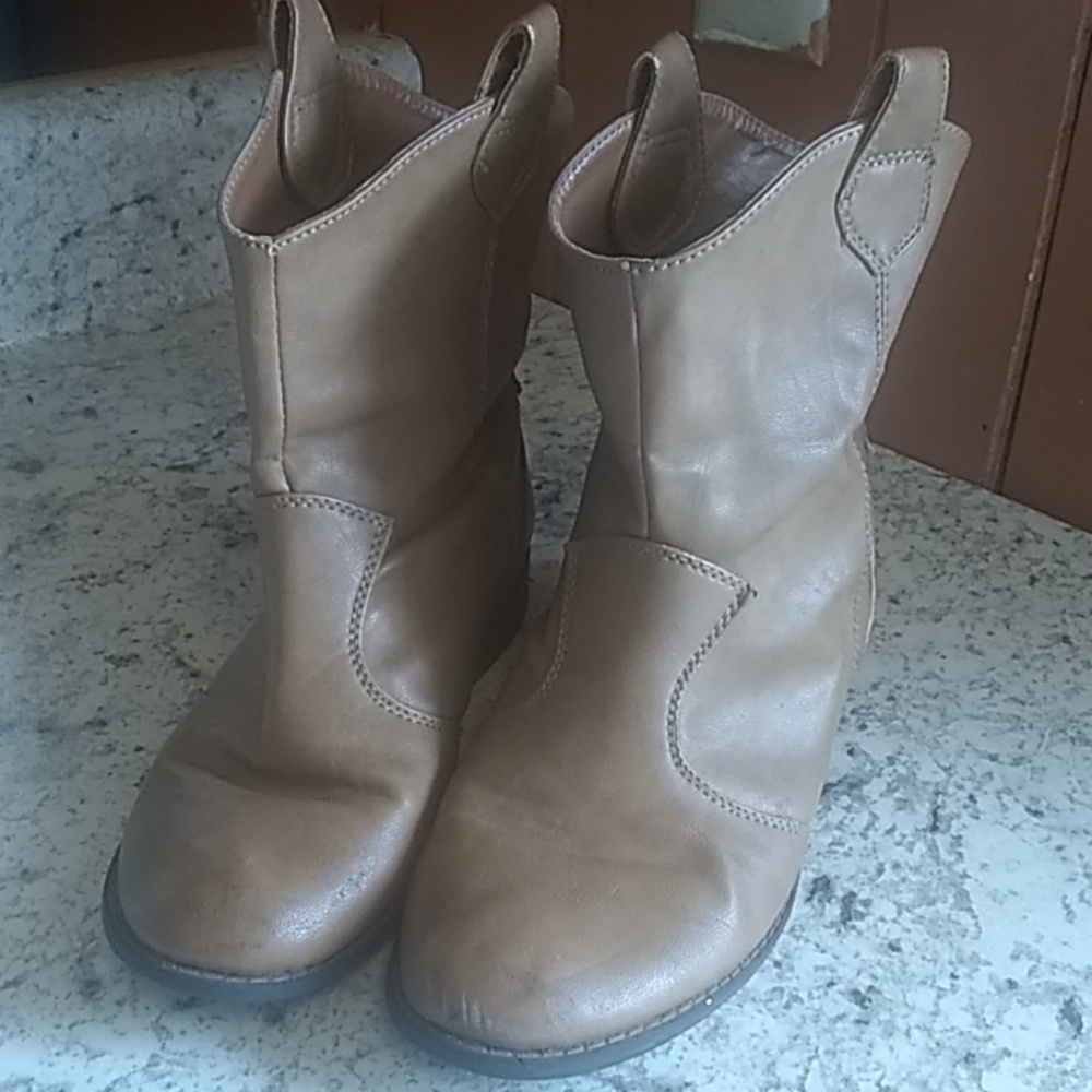 Bamboo boots